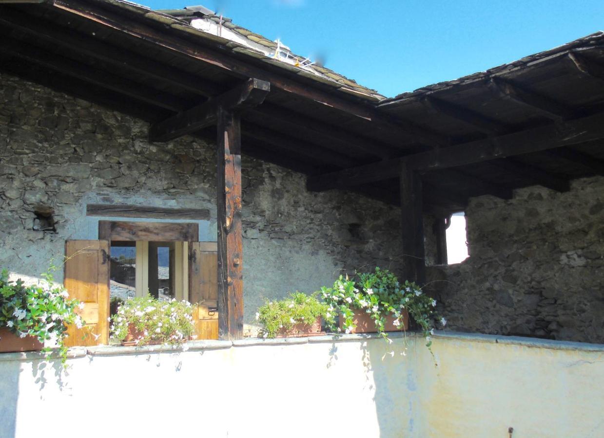 Il Granaio Di Palazzo Guicciardi San Bernardo (Sondrio) Exterior foto